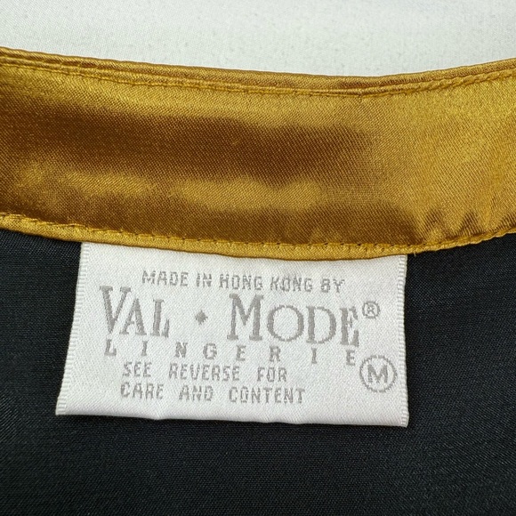 Vintage Val Mode Silky Extra Long Nightshirt Button Front Black Gold Size Med - Picture 5 of 8